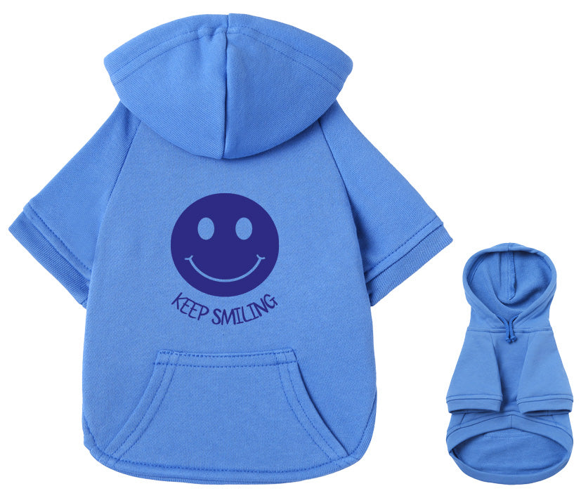 Blauer Baumwoll-Hunde-Hoodie mit personalisierbarem Smiley-Design Keep Smiling - individuelle Farbauswahl für stylische Hundemode