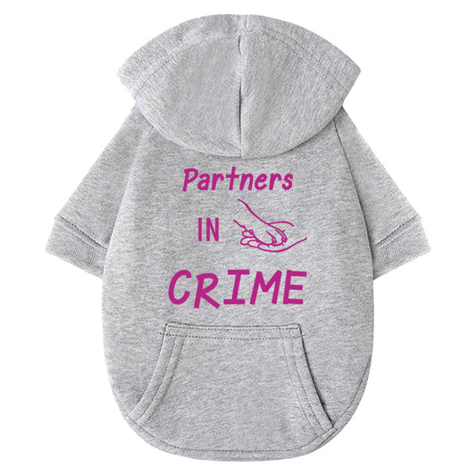 Matching Dog Owner Hoodie Set - Grauer Hundepullover aus reiner Baumwolle mit Partners in Crime Design und symbolischen Hand- und Pfotenmotiv in himbeerfarben, passende Besitzer-Hoodies verfügbar